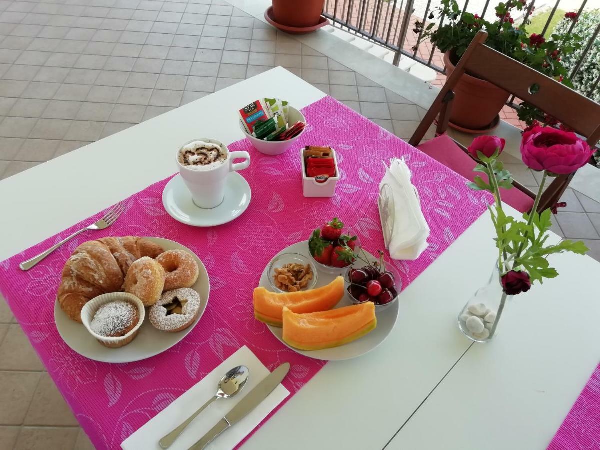 Bed and Breakfast Il Giardino delle Zagare Fondi Esterno foto